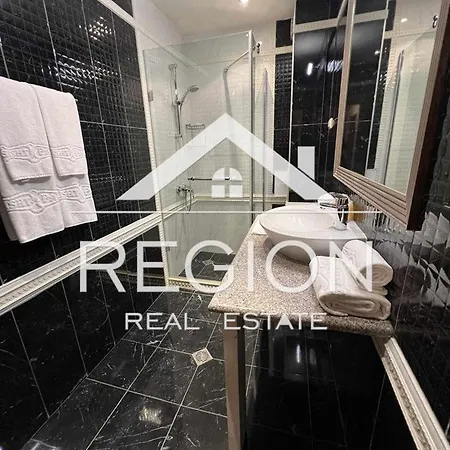 Lejlighed An Argisht Palace *