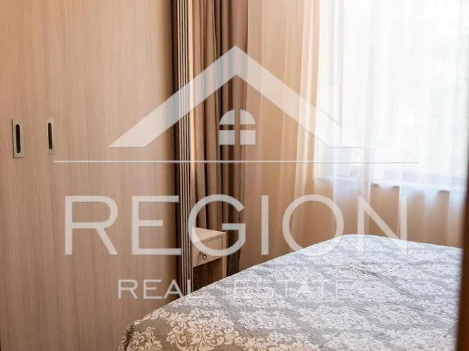 An Argisht Palace Apartment Warna