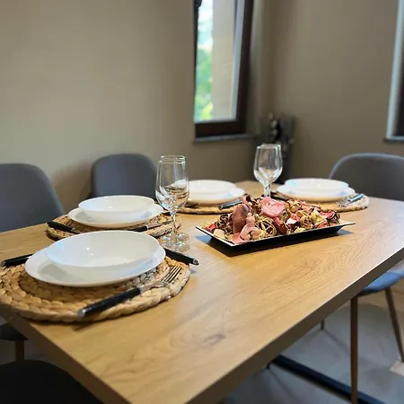 An Argisht Palace Daire Varna