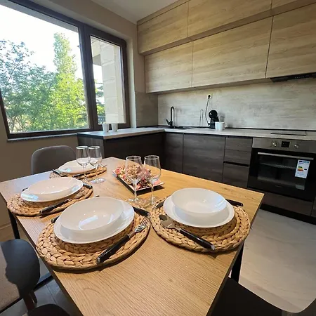 An Argisht Palace Daire Varna